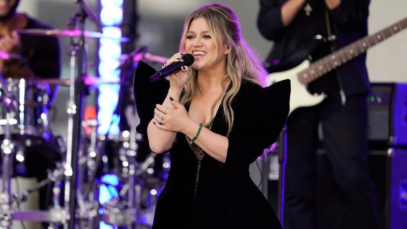 Kelly Clarkson will host the 2023 Rockefeller Center tree lighting ceremony and performance