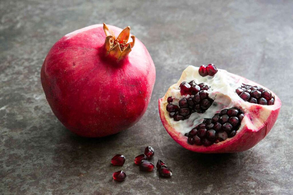 1 ripe pomegranate, seeds removed